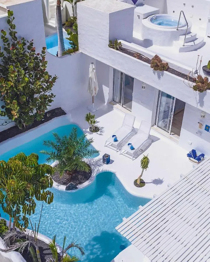 Villa Guajara Lujo Piscina Climatizada Jacuzzi AC WIFI Bahiazul Villa 714 Corralejo España